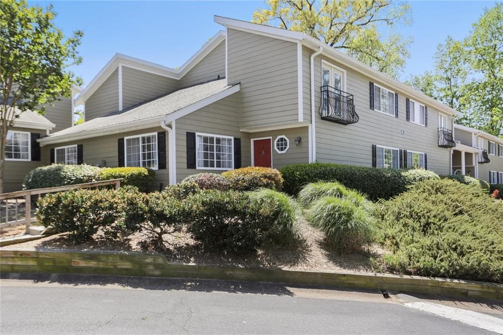 2 bedroom, 3 bathroom, 1,290 sq ft condominium sold at 1468 Briarwood Road 905, Brookhaven, GA 30319