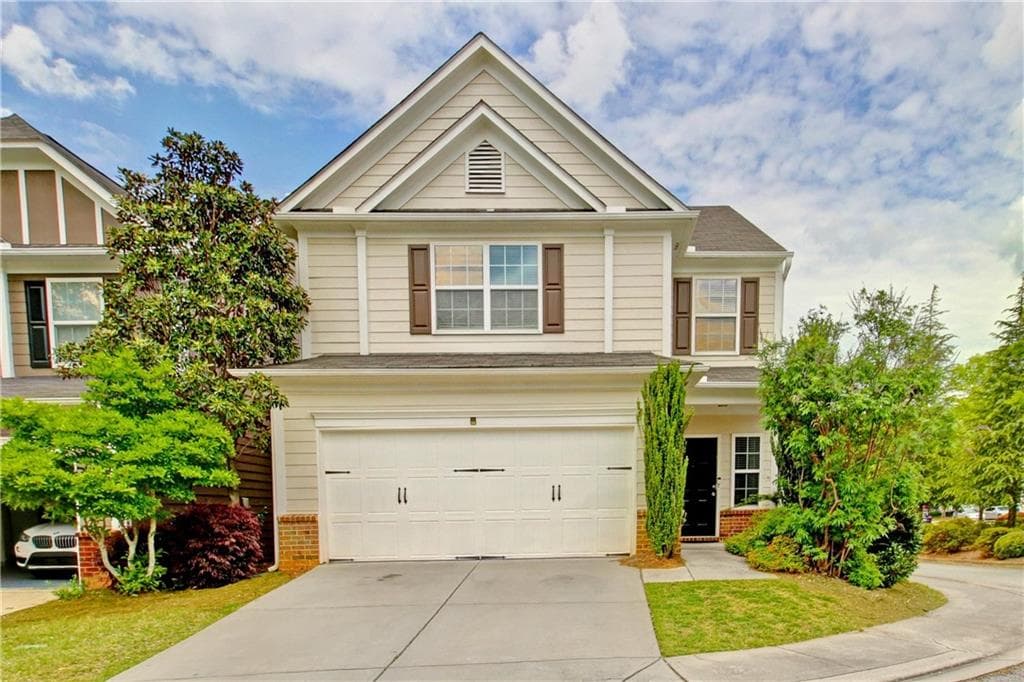 3 bedroom, 3 bathroom, 1,952 sq ft single family residence sold at 605 Lofty Lane, Atlanta, GA 30331