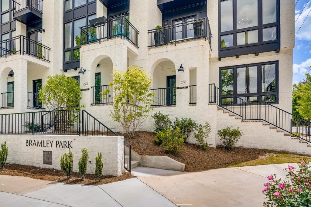 3 bedroom, 4 bathroom, 3,040 sq ft townhouse sold at 1258 Appleden Way 12, Brookhaven, GA 30319