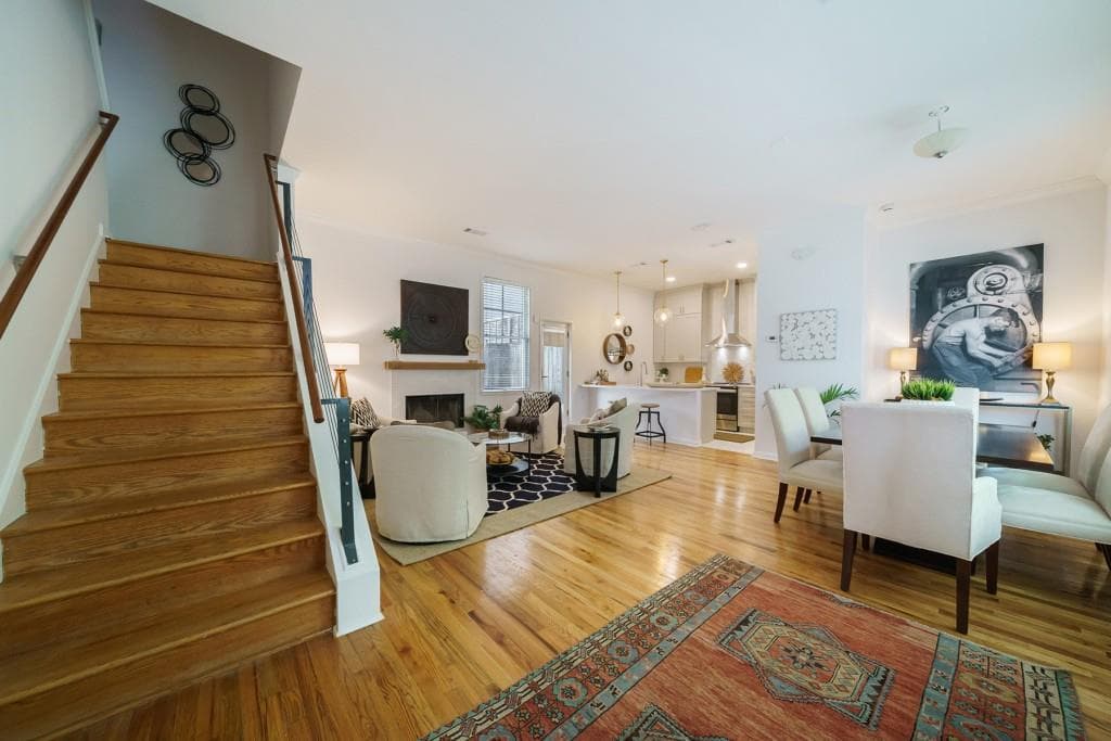 2 bedroom, 2 bathroom, 1,878 sq ft townhouse sold at 199 12th Street 3, Atlanta, GA 30309