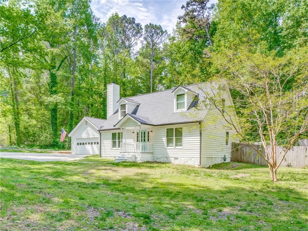 3 bedroom, 3 bathroom, 1,804 sq ft single family residence sold at 14270 Cogburn Road, Alpharetta, GA 30004