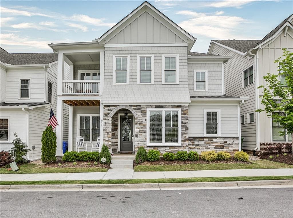 3 bedroom, 4 bathroom, 2,438 sq ft single family residence sold at 1944 Westside Boulevard, Atlanta, GA 30318