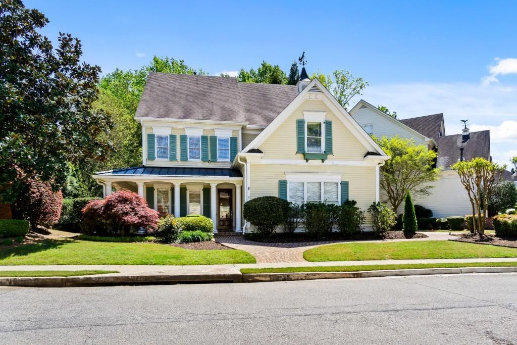 4 bedroom, 5 bathroom, 3,416 sq ft single family residence sold at 3719 Paces Park Circle, Smyrna, GA 30080