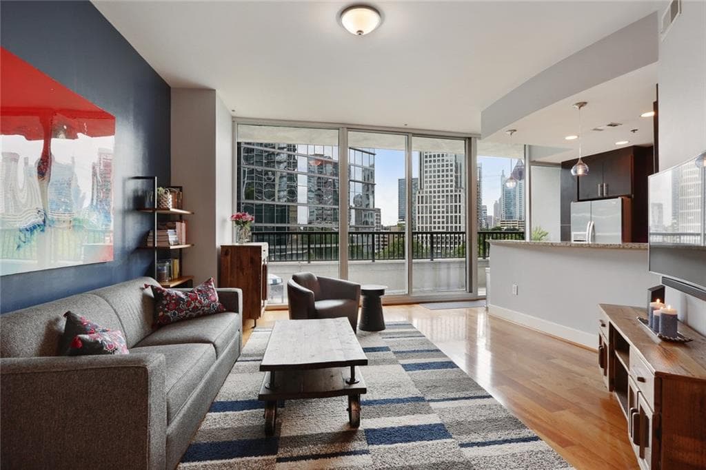 1 bedroom, 1 bathroom, 837 sq ft condominium sold at 1080 Peachtree Street 608, Atlanta, GA 30309