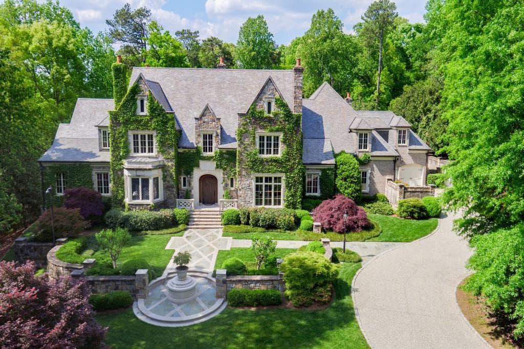 6 bedroom, 9 bathroom single family residence sold at 3685 Paces Ferry Road, Atlanta, GA 30327