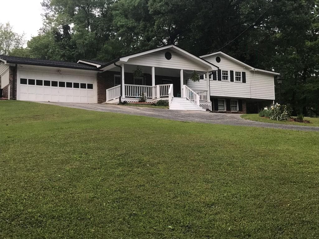 3 bedroom, 3 bathroom, 1,992 sq ft single family residence sold at 2397 Worchester Way, Marietta, GA 30062