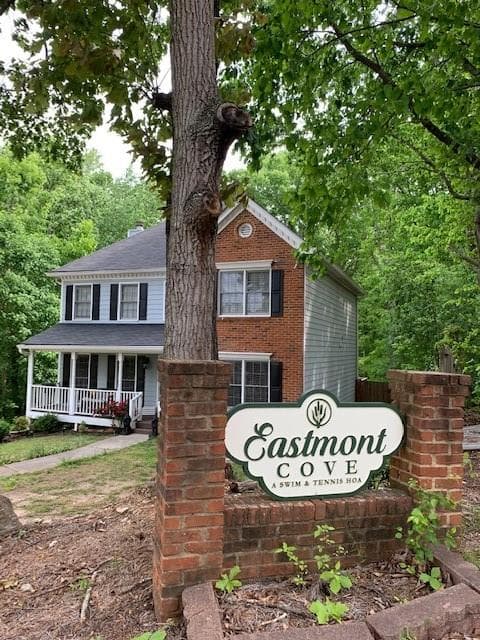 3 bedroom, 3 bathroom, 2,130 sq ft single family residence sold at 3521 ERDLY Lane, Snellville, GA 30039
