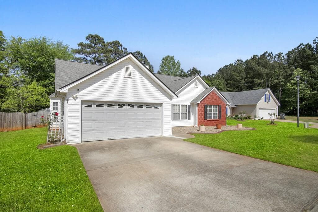 3 bedroom, 2 bathroom, 1,849 sq ft single family residence sold at 919 Harbins Pass Drive, Dacula, GA 30019