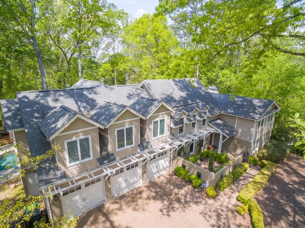 5 bedroom, 7 bathroom, 4,438 sq ft single family residence sold at 3418 Breton Court, Brookhaven, GA 30319