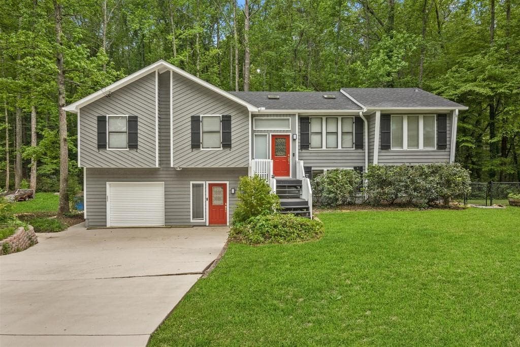 4 bedroom, 3 bathroom, 2,965 sq ft single family residence sold at 2252 Kilkenny Way, Marietta, GA 30066