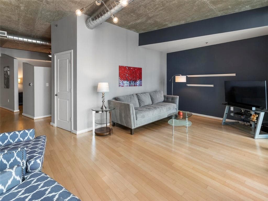 1 bedroom, 1 bathroom, 926 sq ft condominium sold at 943 Peachtree Street 1201, Atlanta, GA 30309