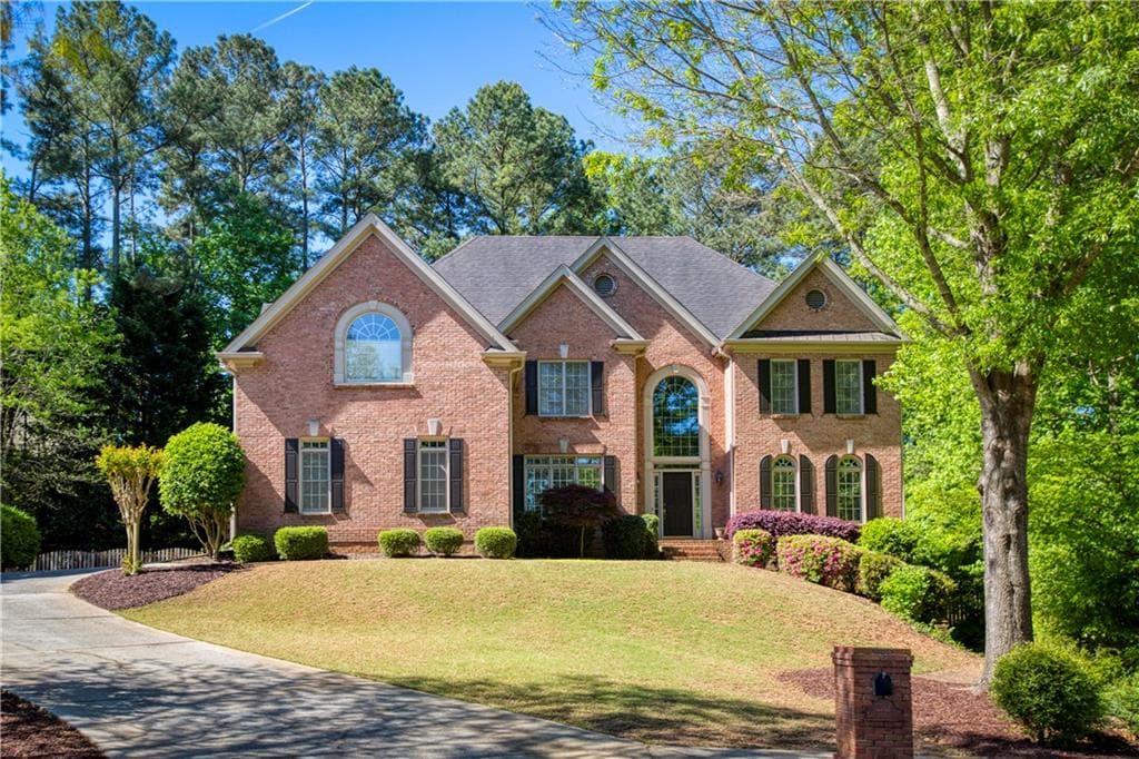 6 bedroom, 5 bathroom, 6,266 sq ft single family residence sold at 3552 Cape York Trace, Alpharetta, GA 30022