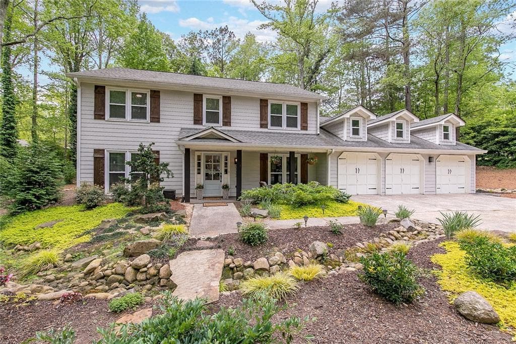 5 bedroom, 4 bathroom, 3,100 sq ft single family residence sold at 2732 Briar Lane, Marietta, GA 30062