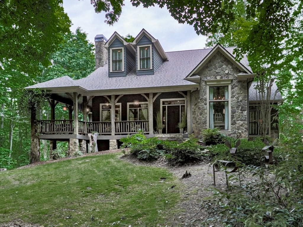 3 bedroom, 2 bathroom, 2,122 sq ft single family residence sold at 265 Old Blackberry Trail, Canton, GA 30114