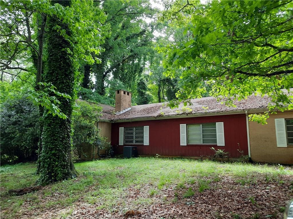 3 bedroom, 2 bathroom, 2,134 sq ft single family residence sold at 30 W Lake Avenue, Atlanta, GA 30314
