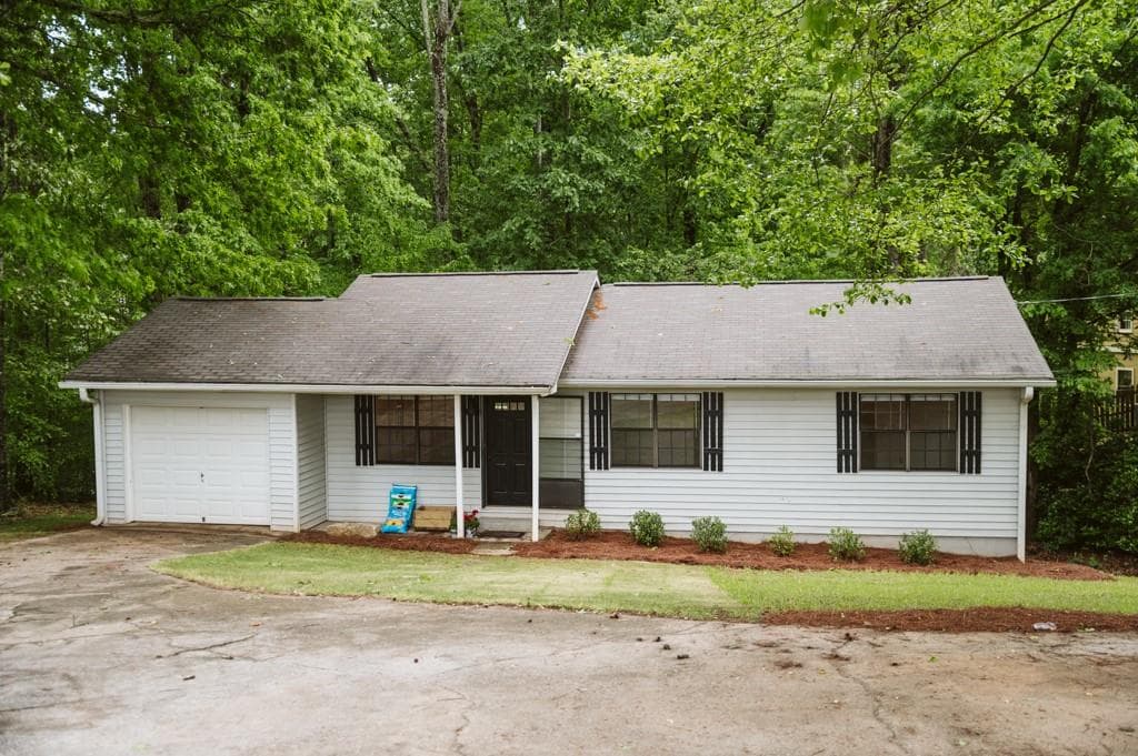 2 bedroom, 1 bathroom, 960 sq ft single family residence sold at 3775 Hamby Road, Alpharetta, GA 30004