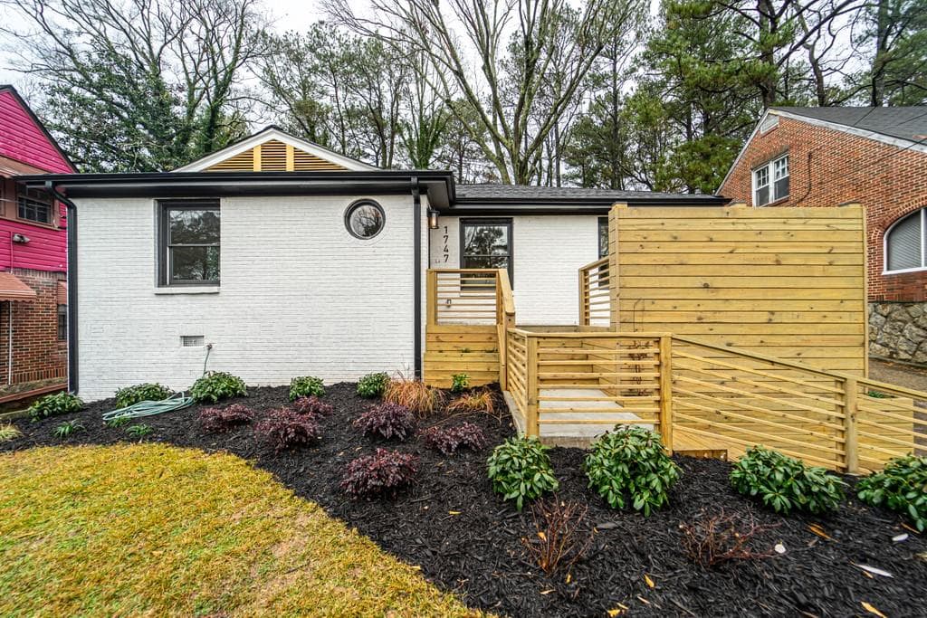 3 bedroom, 2 bathroom, 1,800 sq ft single family residence sold at 1747 Stokes Avenue, Atlanta, GA 30310