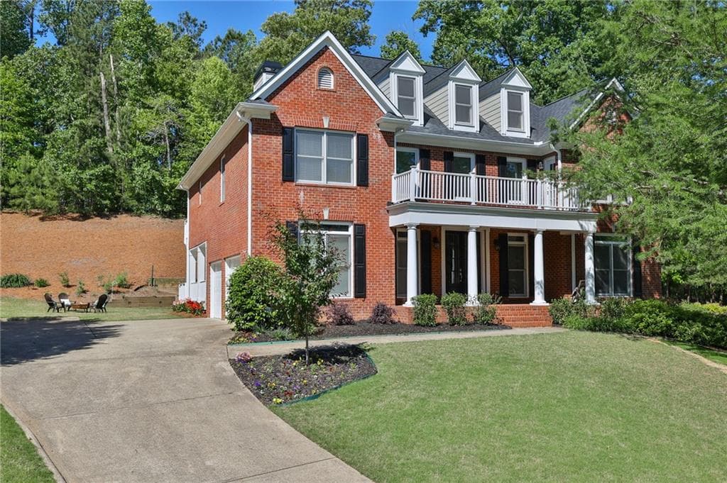 4 bedroom, 4 bathroom, 3,317 sq ft single family residence sold at 933 RAVENWOOD Way, Canton, GA 30115