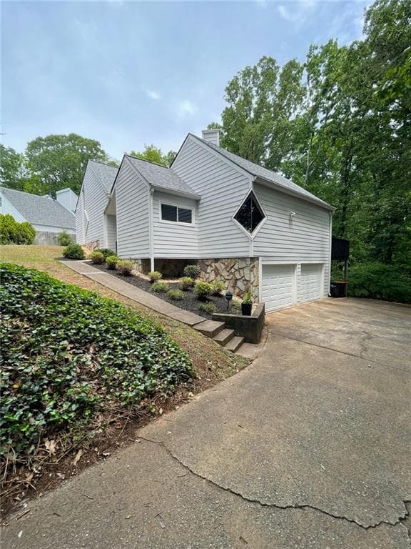 3 bedroom, 2 bathroom, 1,615 sq ft single family residence sold at 1979 Kinridge Road, Marietta, GA 30062