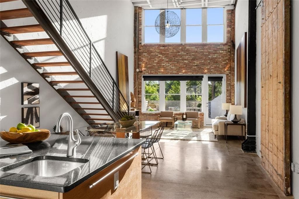 2 bedroom, 2 bathroom, 1,555 sq ft condominium sold at 675 Greenwood Avenue 122, Atlanta, GA 30306