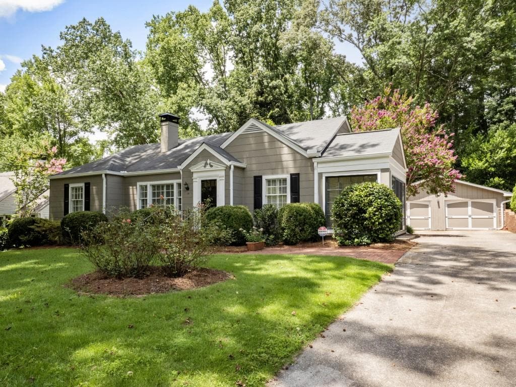 125 Parkwood Lane, Decatur, GA 30030 — most recent listing photo