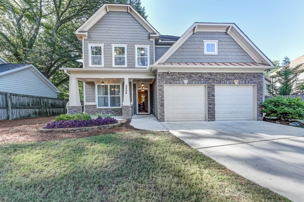 4 bedroom, 4 bathroom, 2,752 sq ft single family residence sold at 2554 Edwards Drive, Atlanta, GA 30318