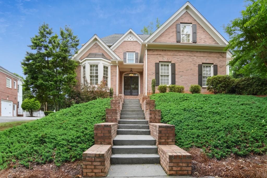 5 bedroom, 4 bathroom, 5,500 sq ft single family residence sold at 4711 Tarry Post Lane, Suwanee, GA 30024