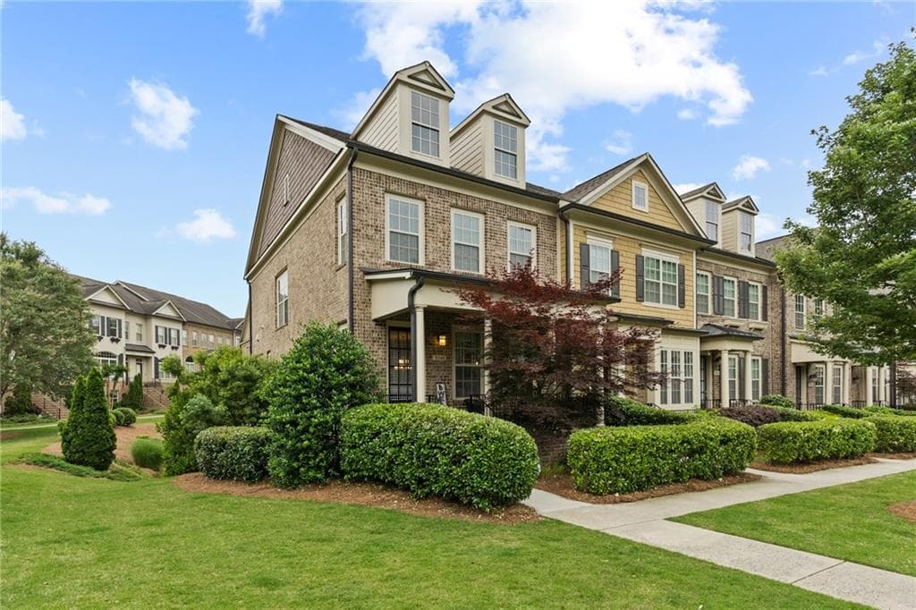 3 bedroom, 4 bathroom, 2,310 sq ft townhouse sold at 3348 Turngate Court, Chamblee, GA 30341