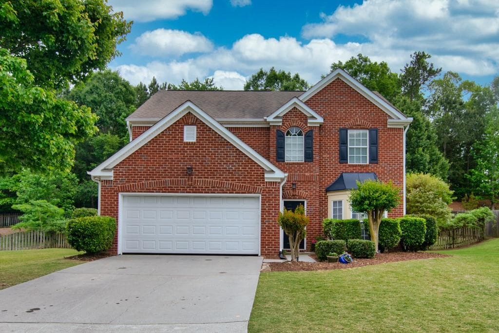 3 bedroom, 3 bathroom, 2,162 sq ft single family residence sold at 2433 Bancroft Way, Buford, GA 30519