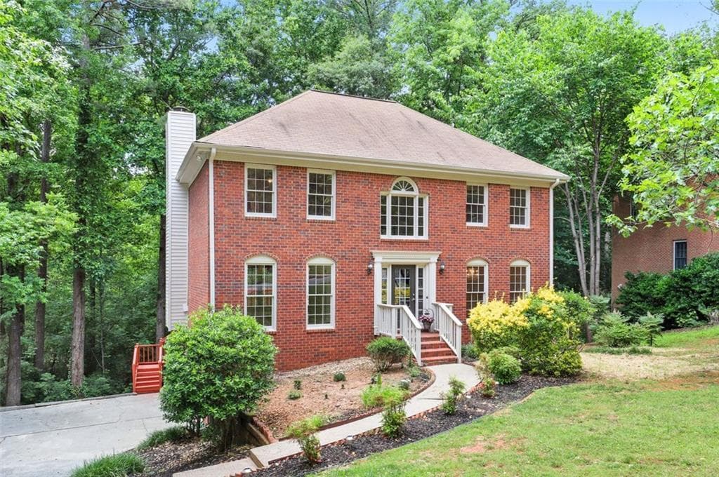 3 bedroom, 4 bathroom, 2,364 sq ft single family residence sold at 170 RIVER LANDING Drive, Roswell, GA 30075