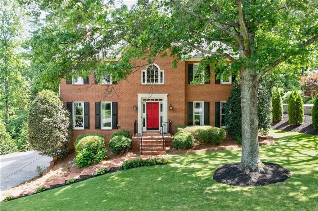 4 bedroom, 3 bathroom, 4,004 sq ft single family residence sold at 2085 Azalea Drive, Roswell, GA 30075