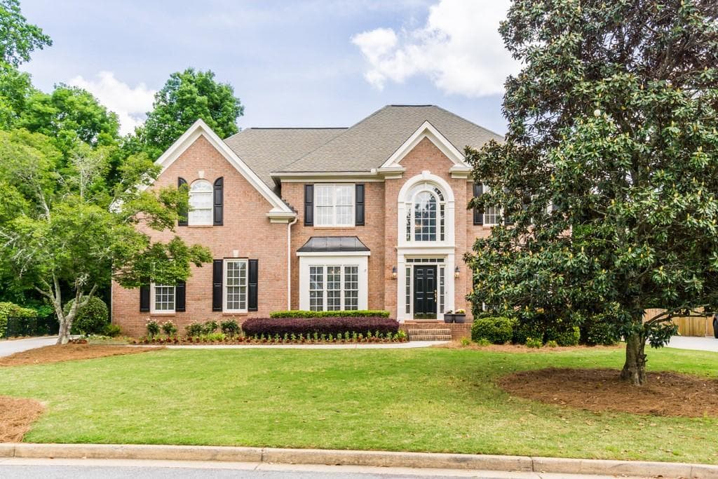6 bedroom, 5 bathroom, 3,331 sq ft single family residence sold at 635 Garden Wilde Place, Roswell, GA 30075