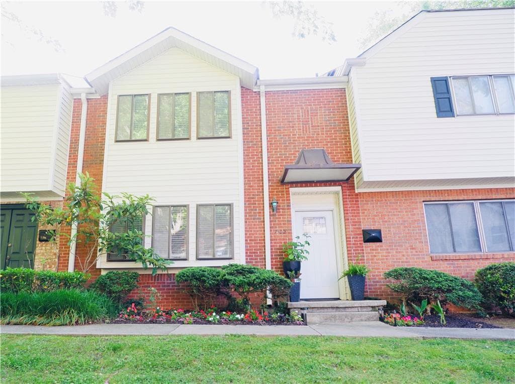 7102 Stonington Drive, Sandy Springs, GA 30328 — most recent listing photo