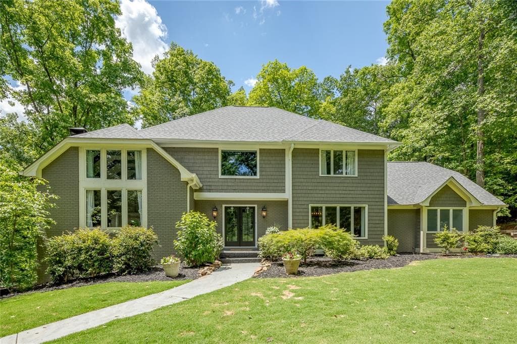 6 bedroom, 5 bathroom, 6,504 sq ft single family residence sold at 15130 Taylor Road, Alpharetta, GA 30004