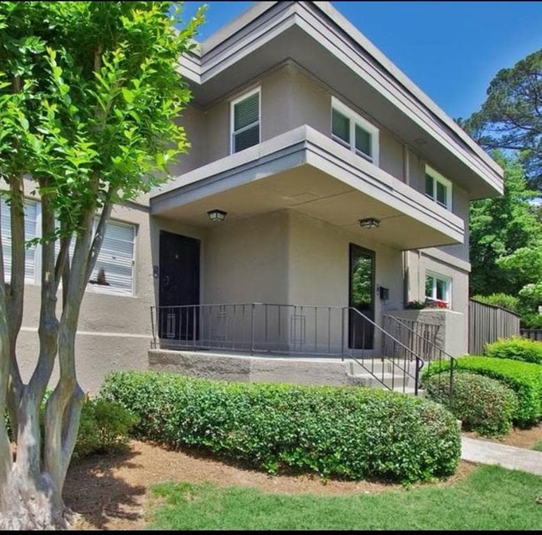 3 bedroom, 3 bathroom, 1,426 sq ft townhouse sold at 4055 Rickenbacker Drive F, Atlanta, GA 30342