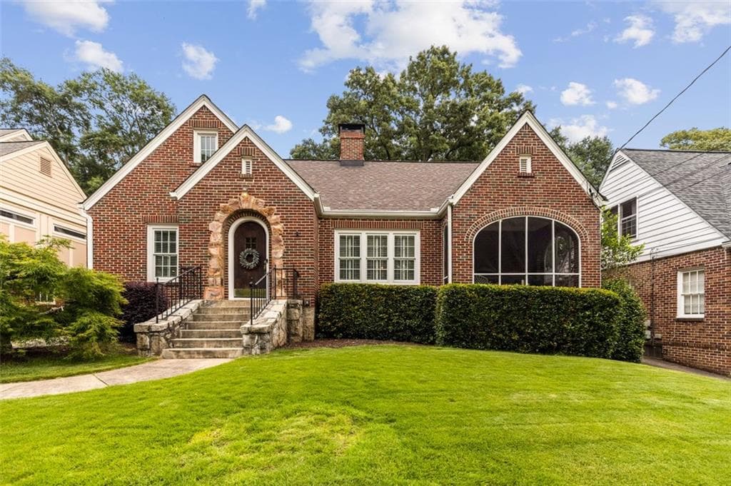 3 bedroom, 3 bathroom, 2,550 sq ft single family residence sold at 1216 Beech Valley Road, Atlanta, GA 30306