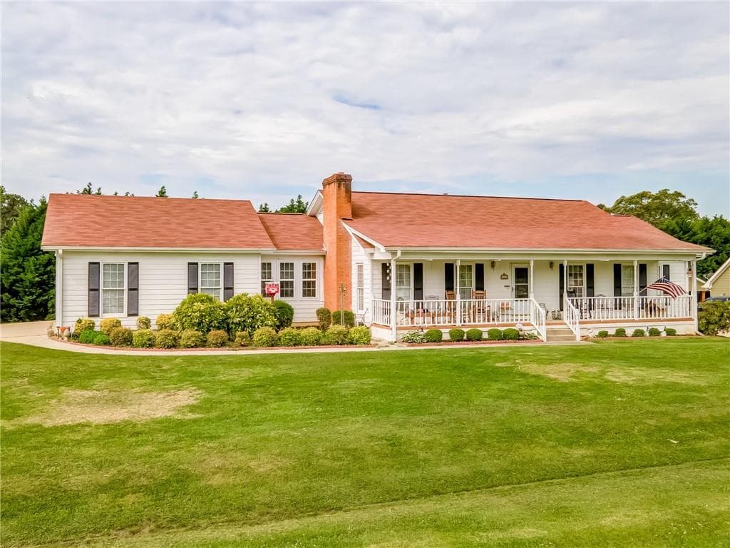 4640 Countryside Drive, Flowery Branch, GA 30542 — most recent listing photo