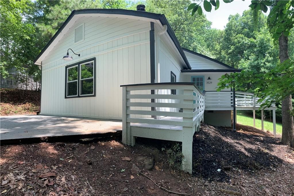 3 bedroom, 2 bathroom, 1,690 sq ft single family residence sold at 3529 Cub Circle, Gainesville, GA 30506