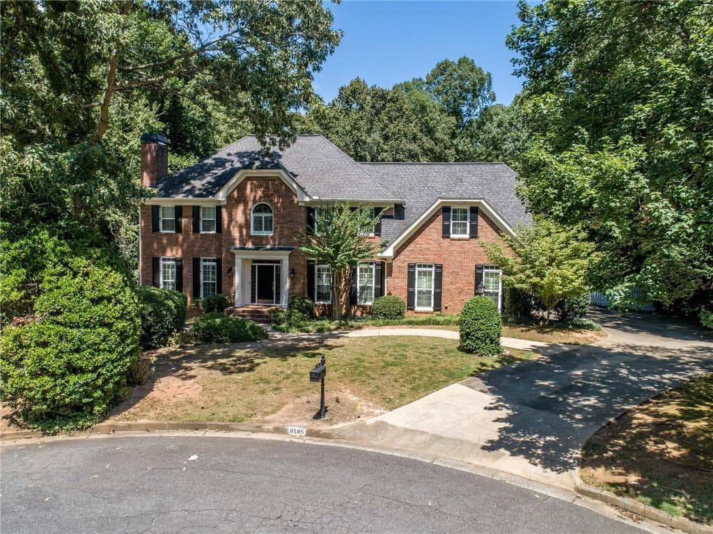 5 bedroom, 5 bathroom, 6,041 sq ft single family residence sold at 8585 Olde Pacer Pointe, Roswell, GA 30076