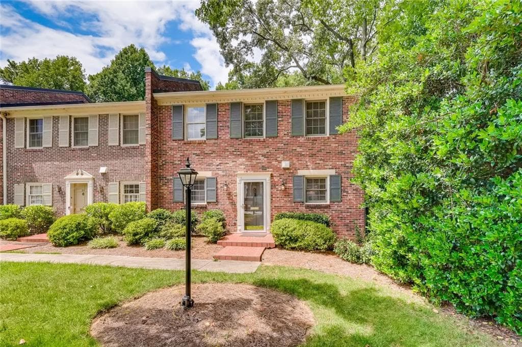 3 bedroom, 4 bathroom, 2,205 sq ft townhouse sold at 3050 Margaret Mitchell Drive 34, Atlanta, GA 30327