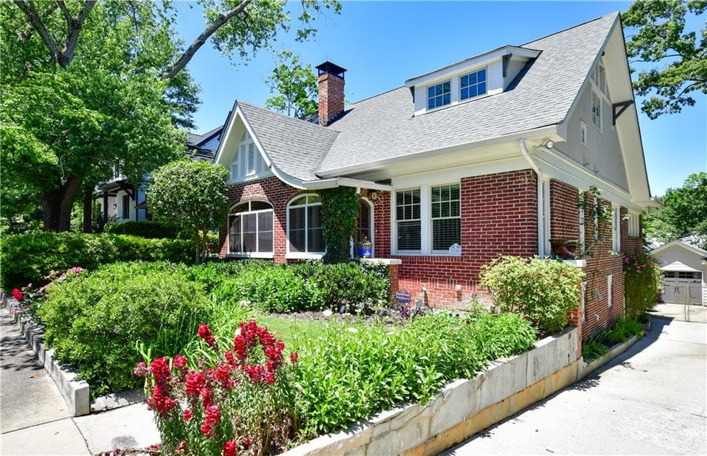 3 bedroom, 4 bathroom, 2,323 sq ft single family residence sold at 1116 Amsterdam Avenue, Atlanta, GA 30306