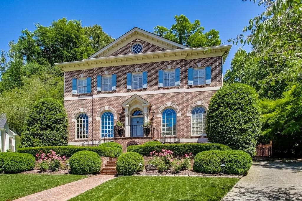 5 bedroom, 8 bathroom, 5,277 sq ft single family residence sold at 2741 Carmon On Wesley, Atlanta, GA 30327