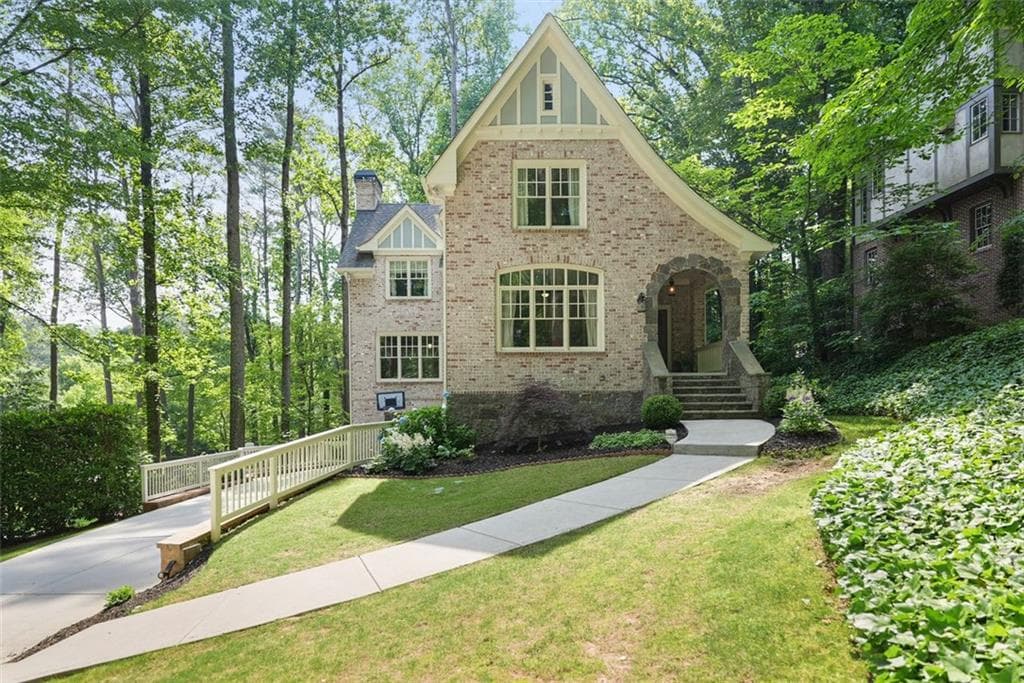 6 bedroom, 5 bathroom, 4,163 sq ft single family residence sold at 4047 N STRATFORD Road, Atlanta, GA 30342