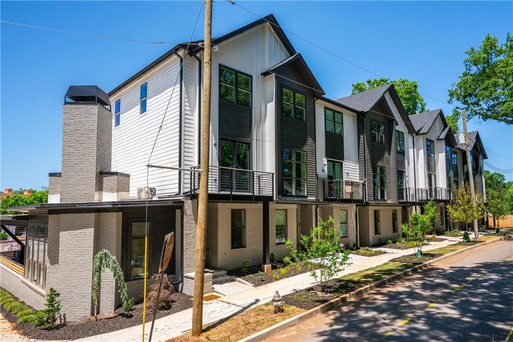 3 bedroom, 3 bathroom, 1,634 sq ft townhouse sold at 1350 MAY Avenue 14, Atlanta, GA 30316