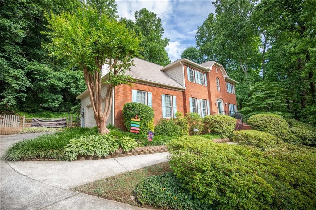 5 bedroom, 3 bathroom, 3,417 sq ft single family residence sold at 1965 Wenlok Trail, Marietta, GA 30066