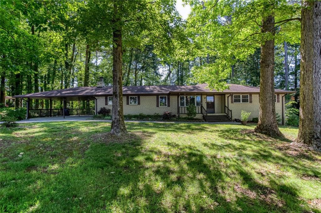 3 bedroom, 3 bathroom, 3,209 sq ft single family residence sold at 3353 Dogwood Lane, Acworth, GA 30101