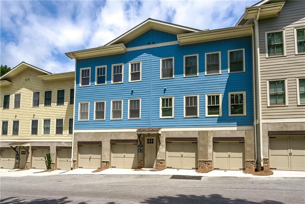2 bedroom, 2 bathroom, 1,122 sq ft condominium sold at 1628 Briarcliff Road 9, Atlanta, GA 30306