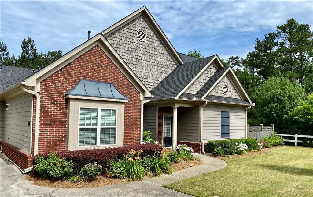 2 bedroom, 2 bathroom, 1,767 sq ft townhouse sold at 220 Glens Loop, Woodstock, GA 30188