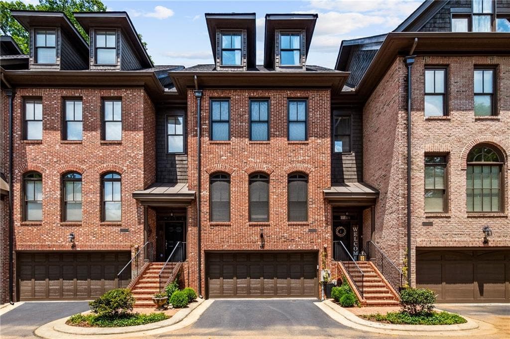 4 bedroom, 5 bathroom, 3,497 sq ft townhouse sold at 4222 Rickenbacker Drive 2, Atlanta, GA 30342