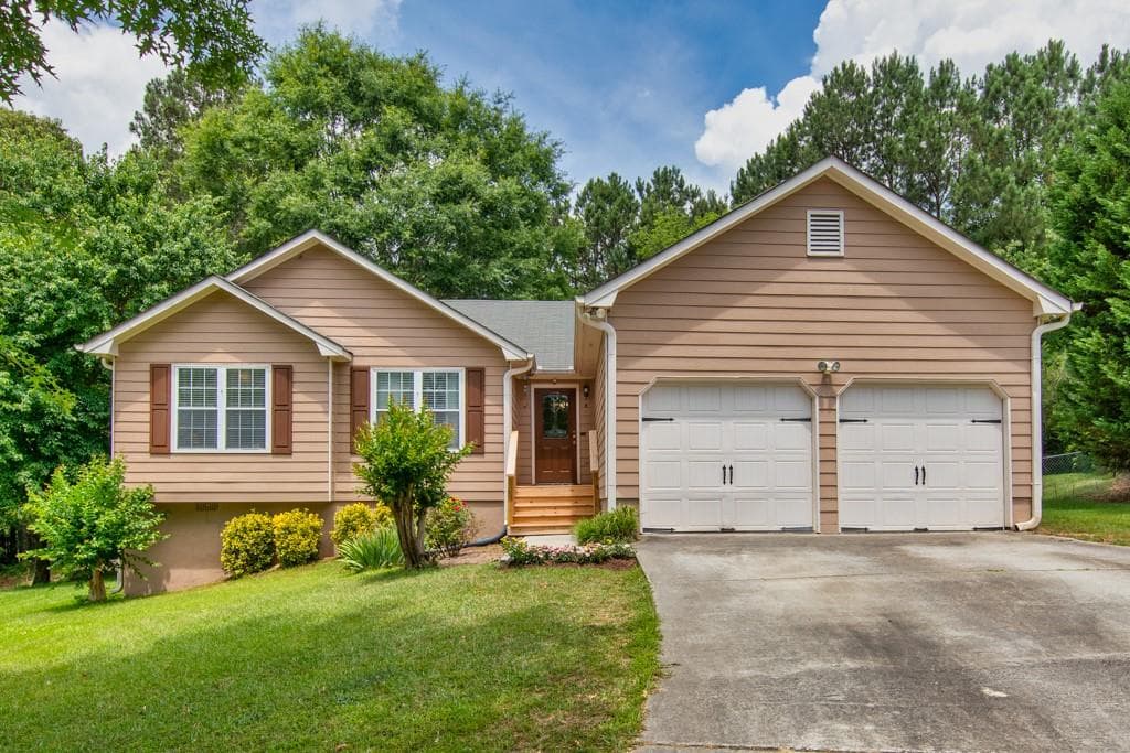3 bedroom, 2 bathroom, 1,517 sq ft single family residence sold at 2707 Amberly Hills Way, Dacula, GA 30019